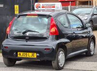 PEUGEOT 107