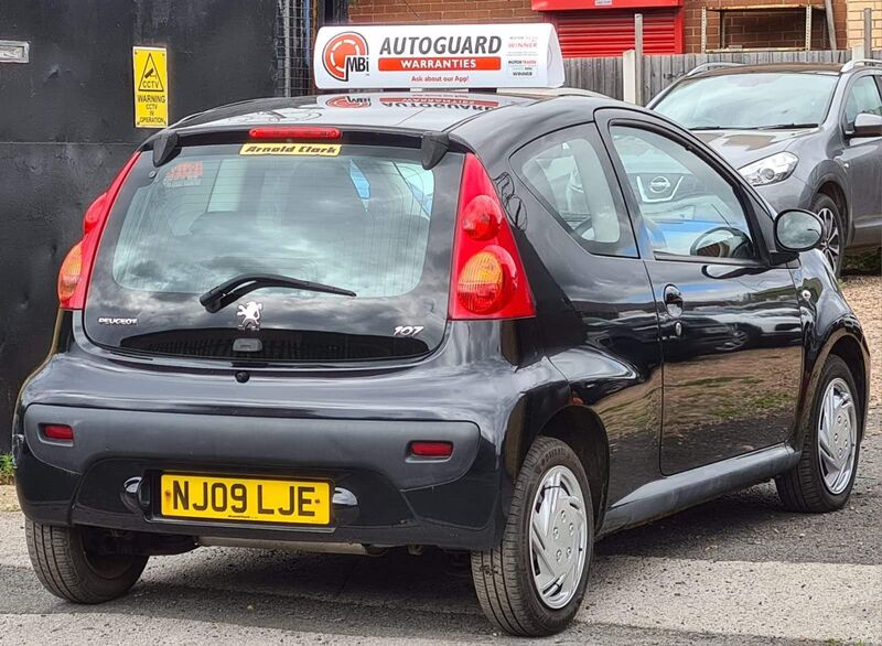 PEUGEOT 107