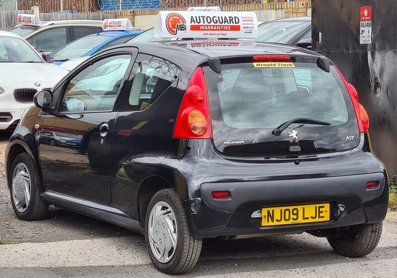 PEUGEOT 107