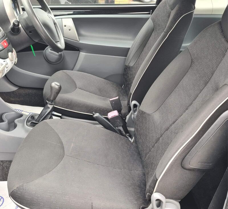 PEUGEOT 107