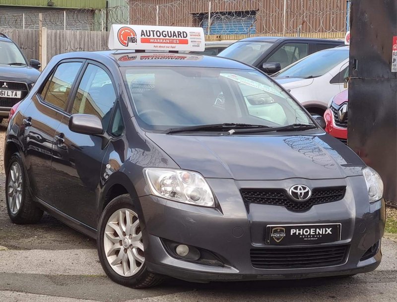 TOYOTA AURIS