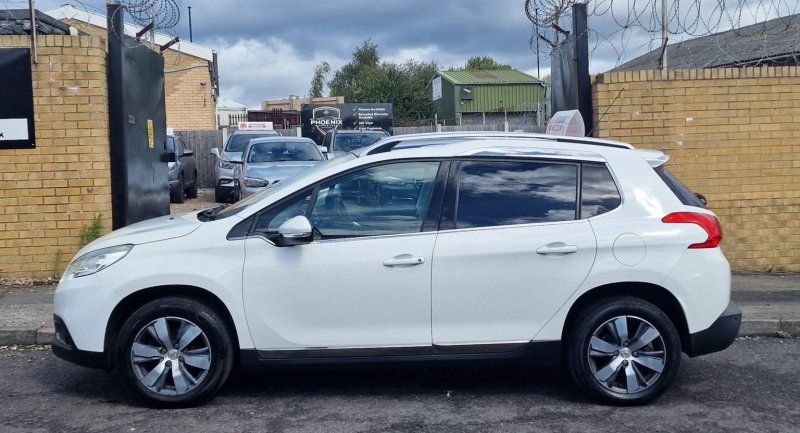 PEUGEOT 2008