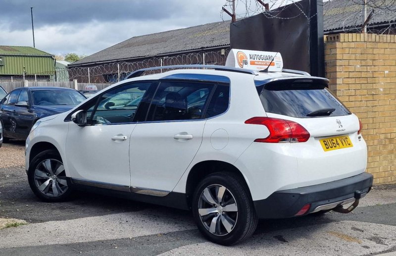 PEUGEOT 2008