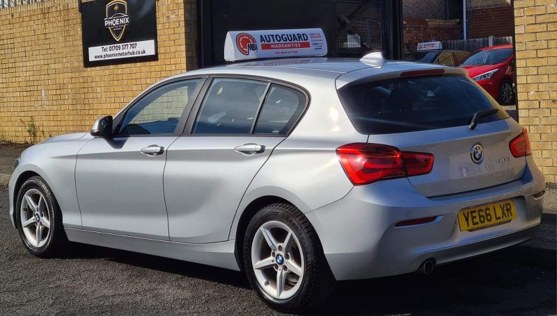 BMW 1 SERIES