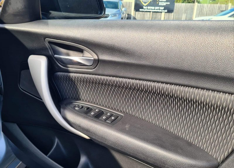 BMW 1 SERIES