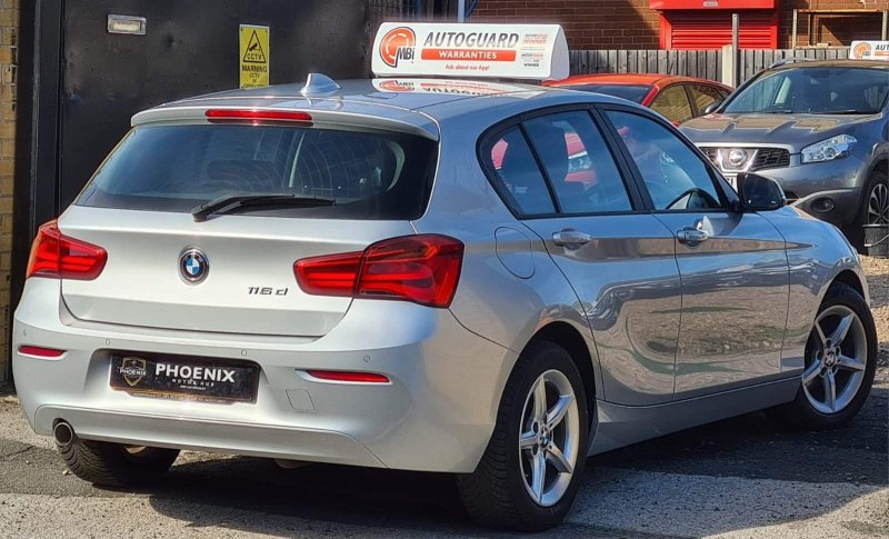 BMW 1 SERIES