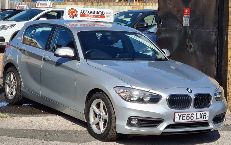 BMW 1 SERIES