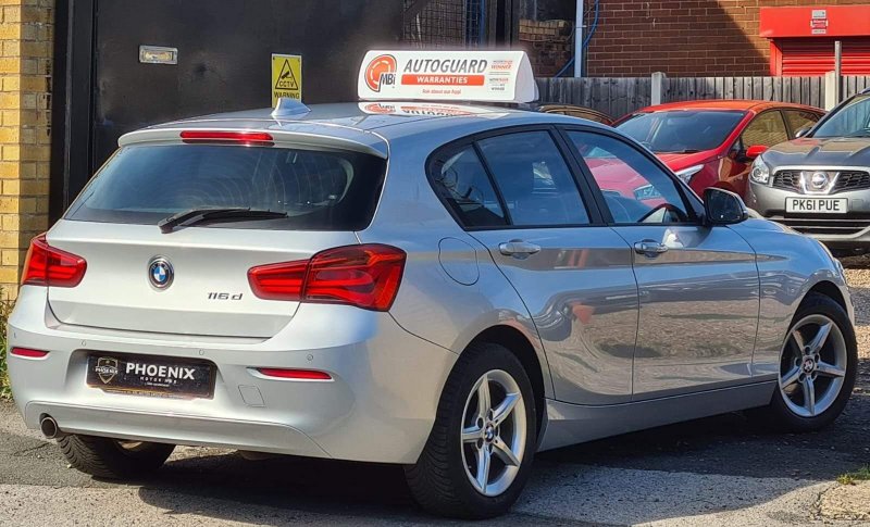 BMW 1 SERIES