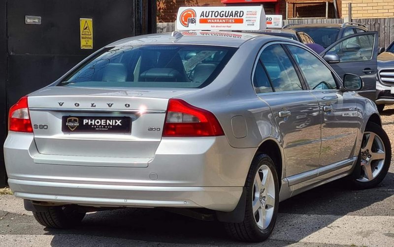 VOLVO S80